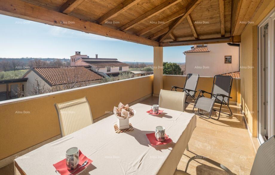 Okolica Poreča – casa, 300 m2, con due appartamenti e piscina