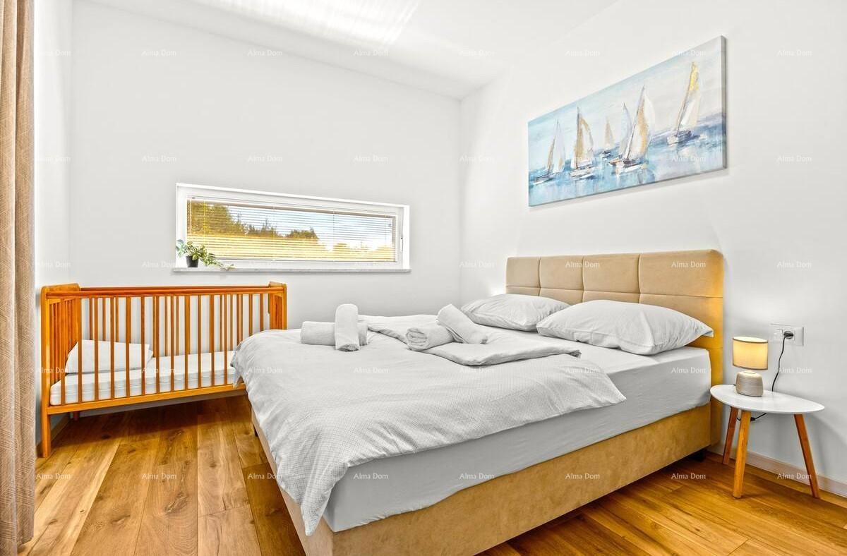 Pomer. Nuova villa indipendente con piscina.