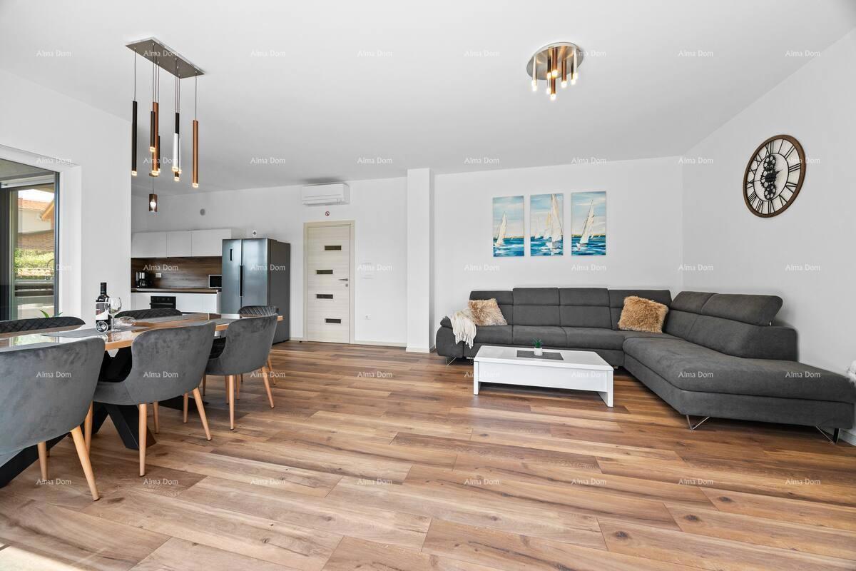 Pomer. Nuova villa indipendente con piscina.