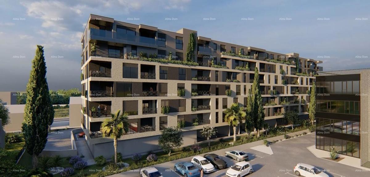 Pula! Edificio residenziale moderno con ascensore, vicino al centro. Appartamento con posto auto e cantina S84.