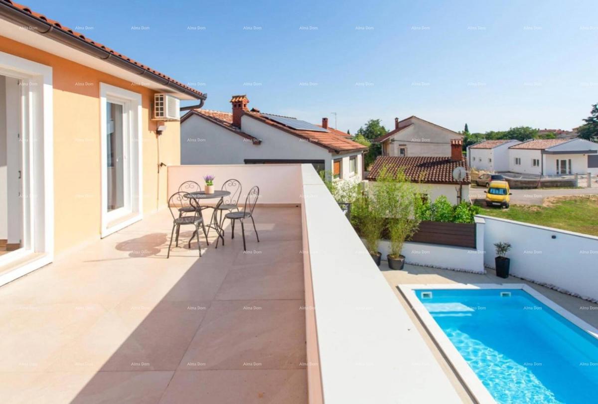 In Italian, the title "Prodaje se kuća MARČANA" translates to "In vendita casa MARČANA."