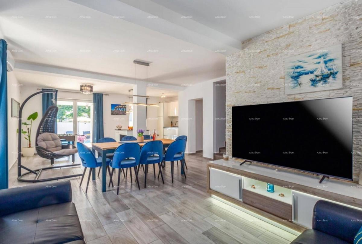 In Italian, the title "Prodaje se kuća MARČANA" translates to "In vendita casa MARČANA."