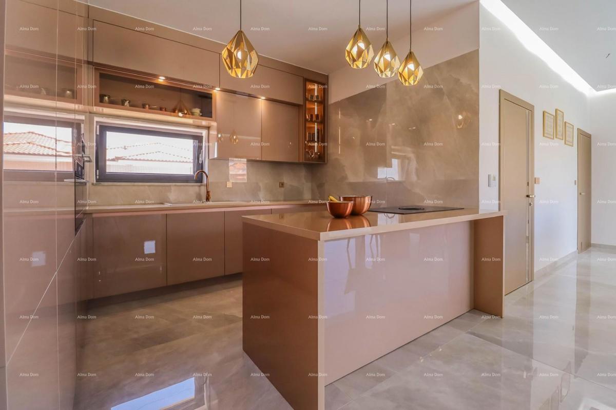 IN VENDITA: Villa moderna indipendente vicino a Pola – Loborika.