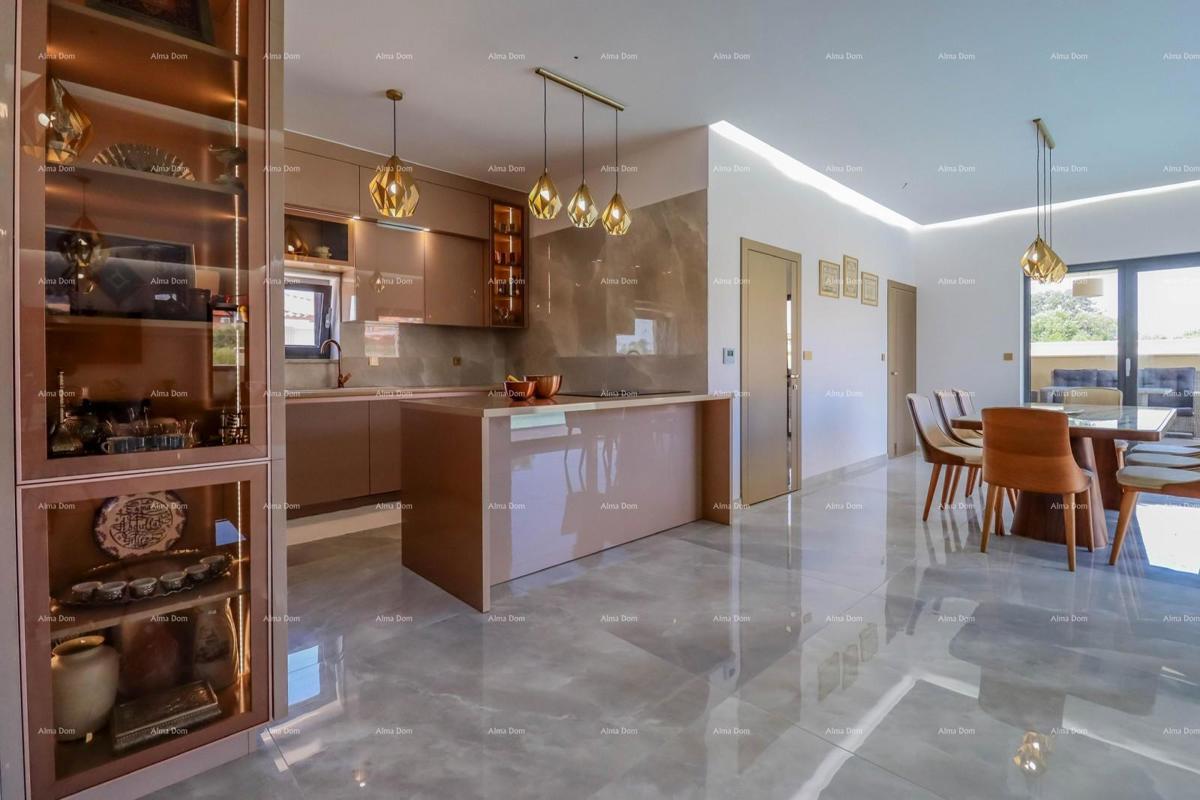 IN VENDITA: Villa moderna indipendente vicino a Pola – Loborika.