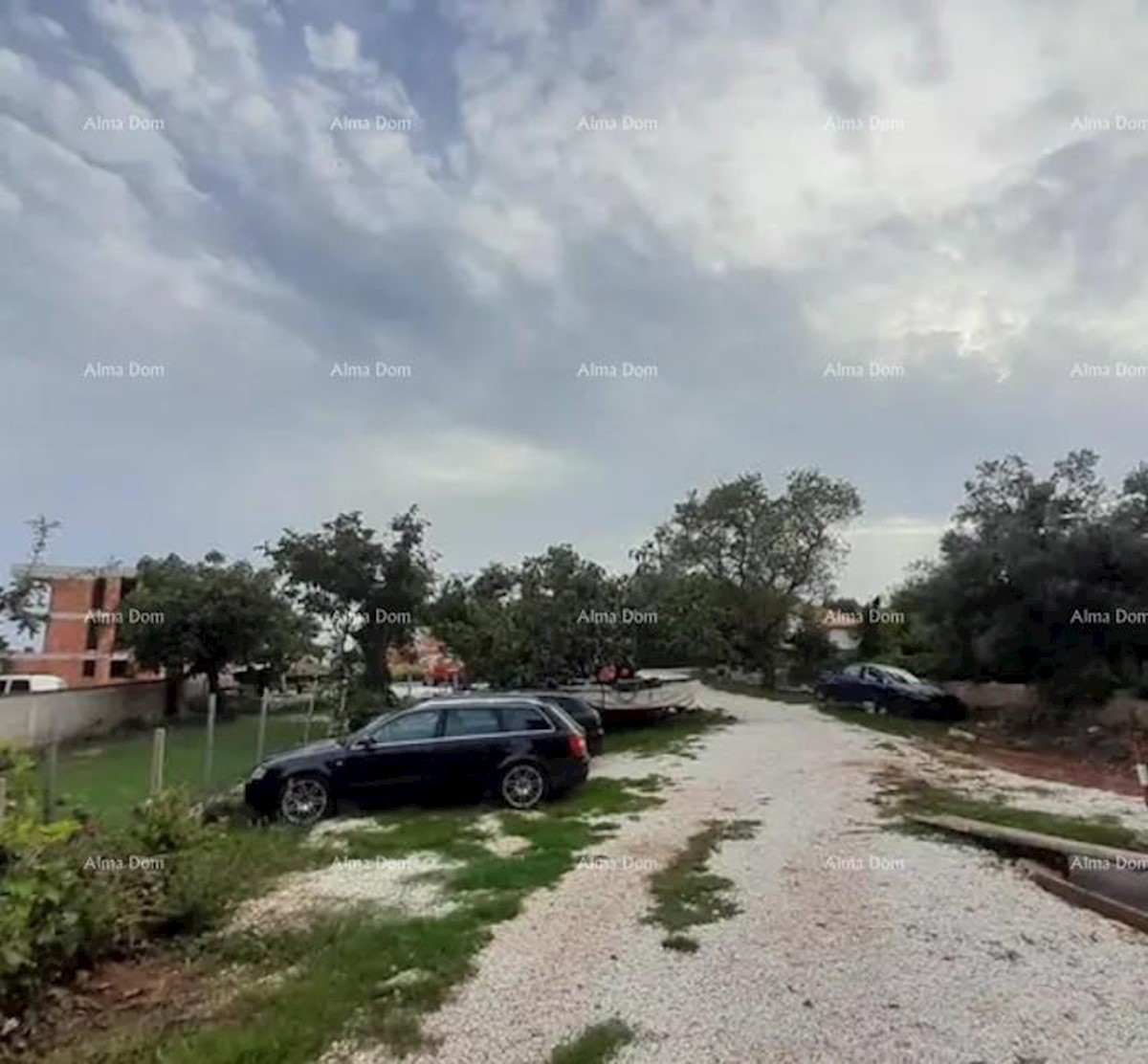 Stiamo vendendo una casa a Medolino.