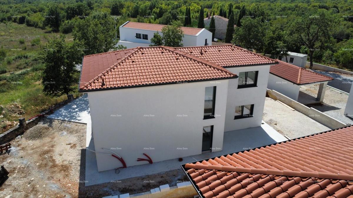 Villa attraente, moderna e di alta qualità con piscina. San Lorenzo, nei dintorni di Parenzo!