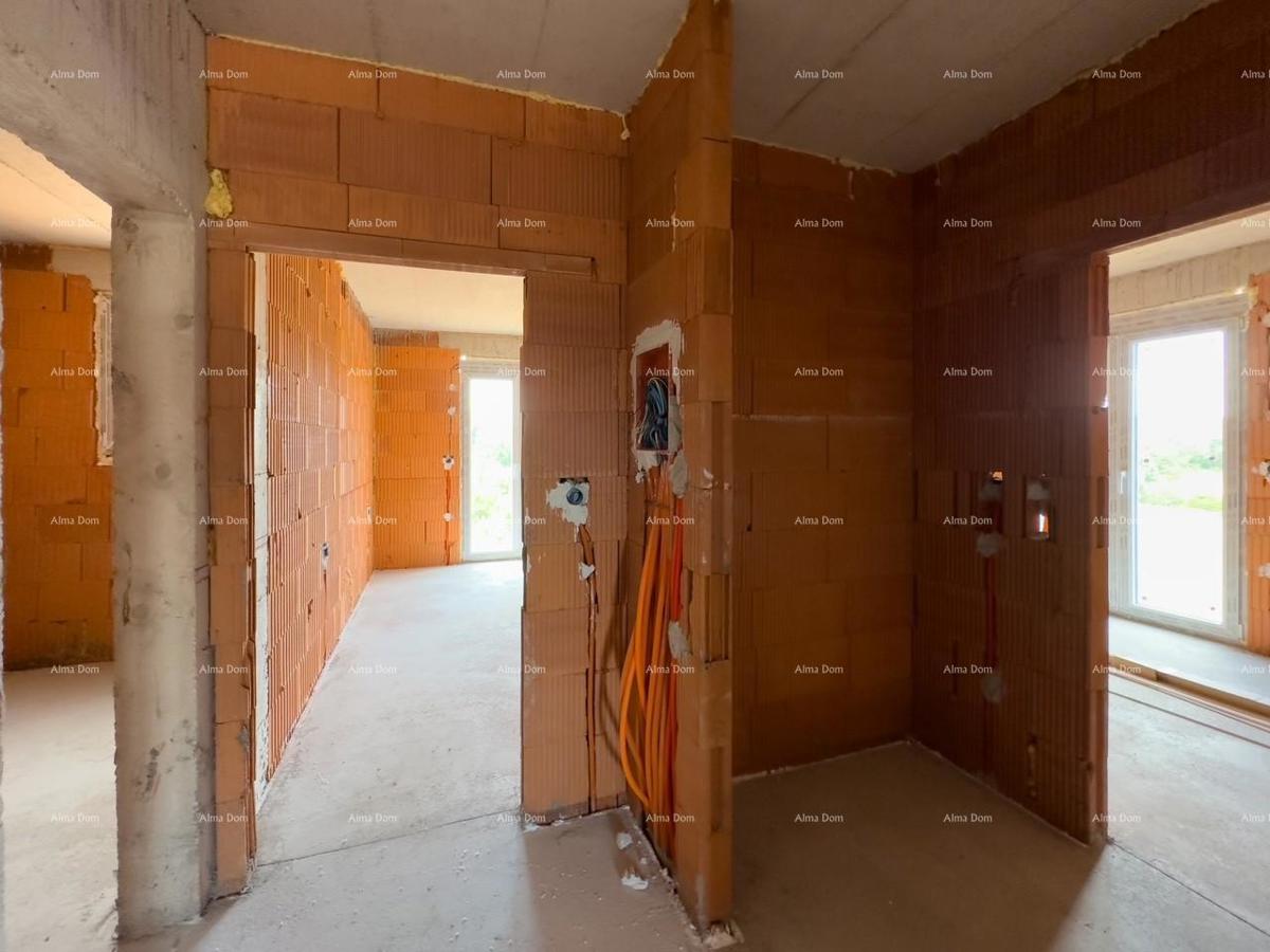 È in vendita un appartamento con vista sul mare, Peroj