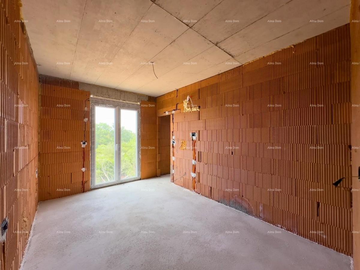 È in vendita un appartamento con vista sul mare, Peroj