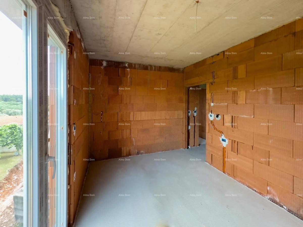 È in vendita un appartamento con vista sul mare, Peroj