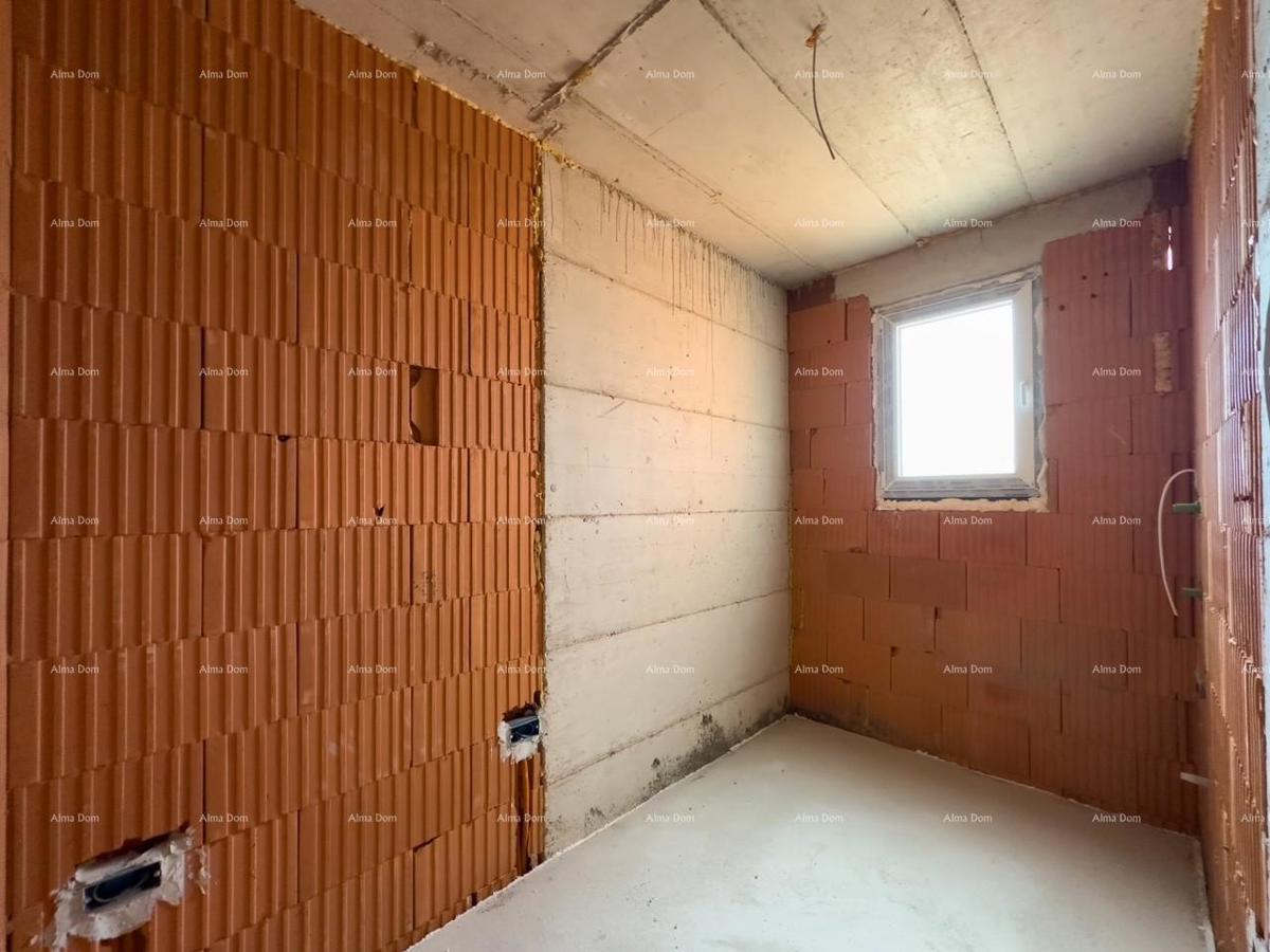 È in vendita un appartamento con vista sul mare, Peroj