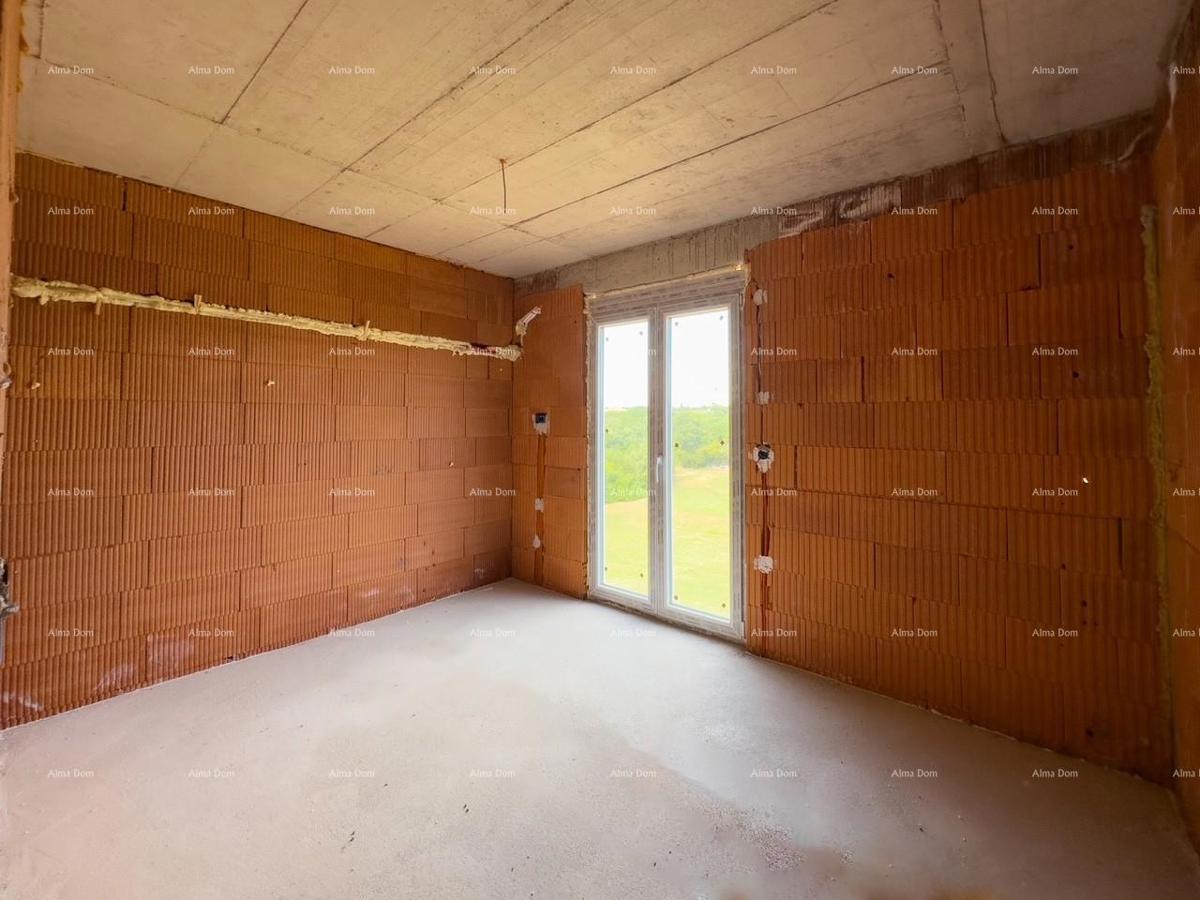 È in vendita un appartamento con vista sul mare, Peroj