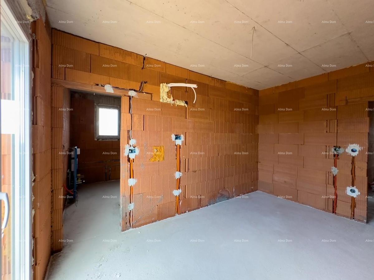 È in vendita un appartamento con vista sul mare, Peroj