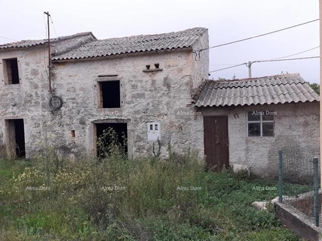 Casa istriana indipendente con giardino, vicino a Montona!