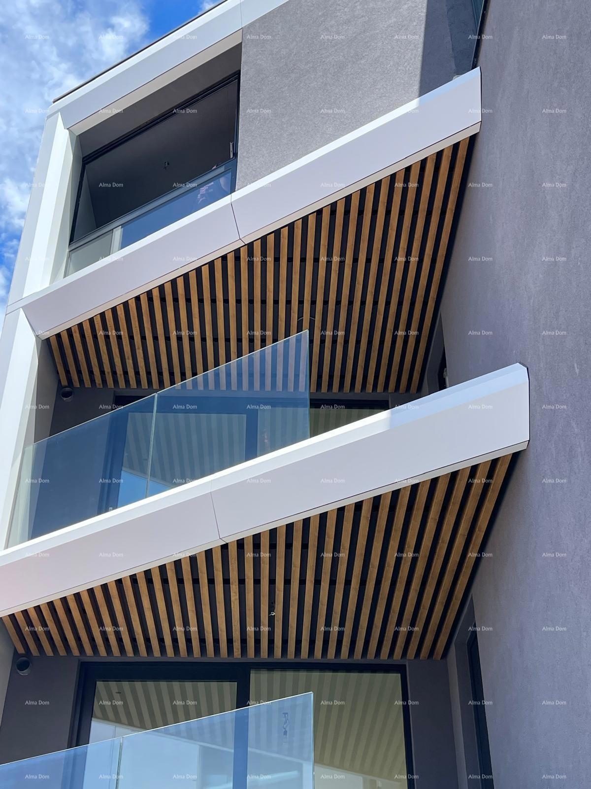 Appartamenti in vendita in un edificio residenziale e commerciale con vista mare, centro di Umago! / S9b