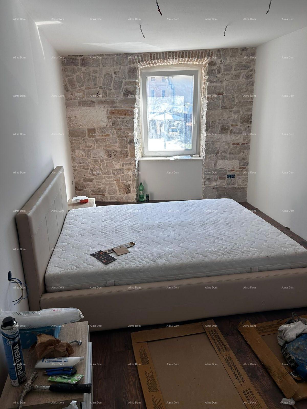 Vendita di un appartamento esclusivo in stile rustico, in una posizione privilegiata, nel centro di Pola!