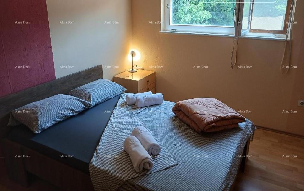 Lungomare – Pola, appartamento con ampia terrazza e giardino