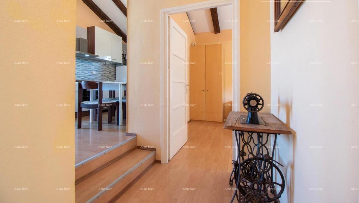 Lungomare – Pola, appartamento con ampia terrazza e giardino