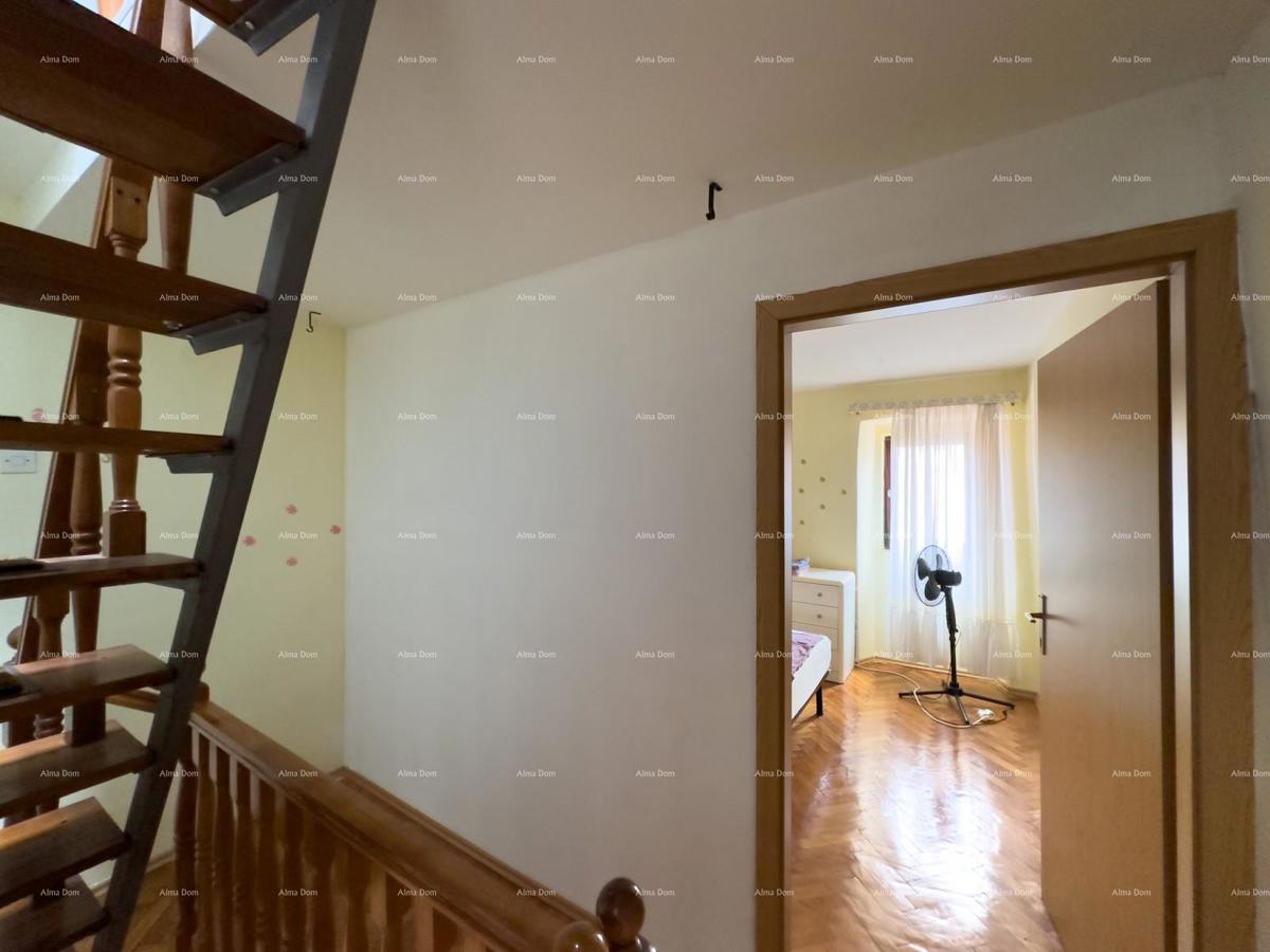 Vendiamo una casa nel centro di Ližnjan!