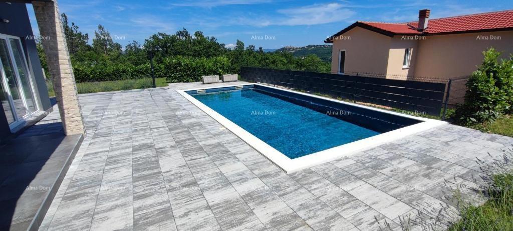 Bellissima villa indipendente con piscina a Raša, vicino al mare.