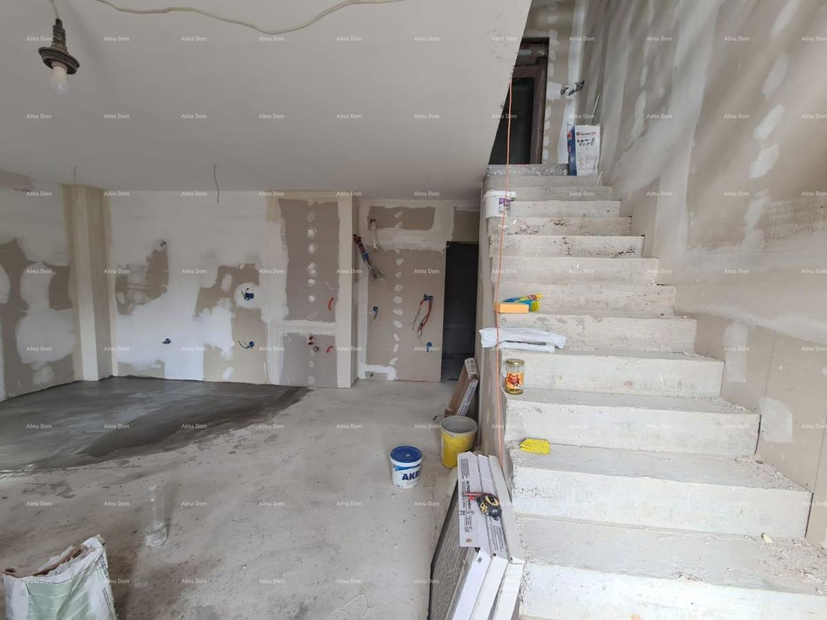 In vendita casa con cantina in fase di ristrutturazione, Krnica!