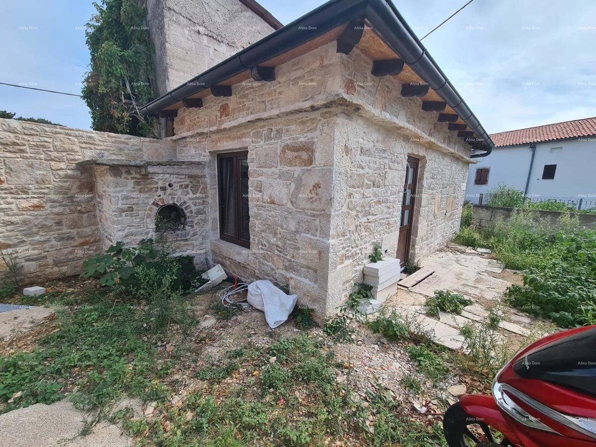 In vendita casa con cantina in fase di ristrutturazione, Krnica!