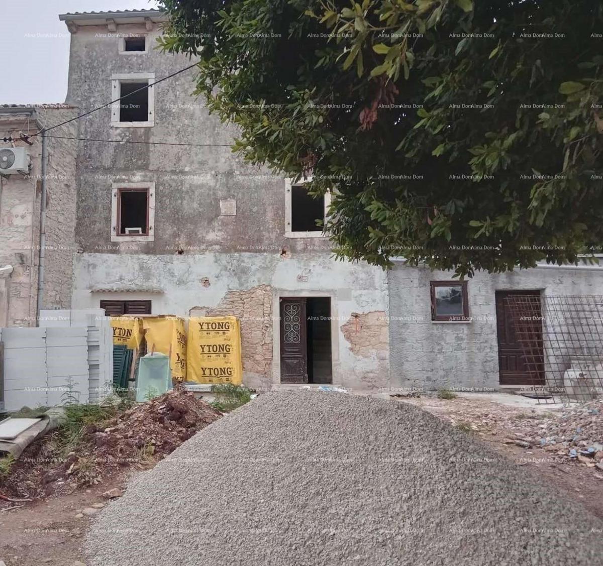 In vendita casa con cantina in fase di ristrutturazione, Krnica!