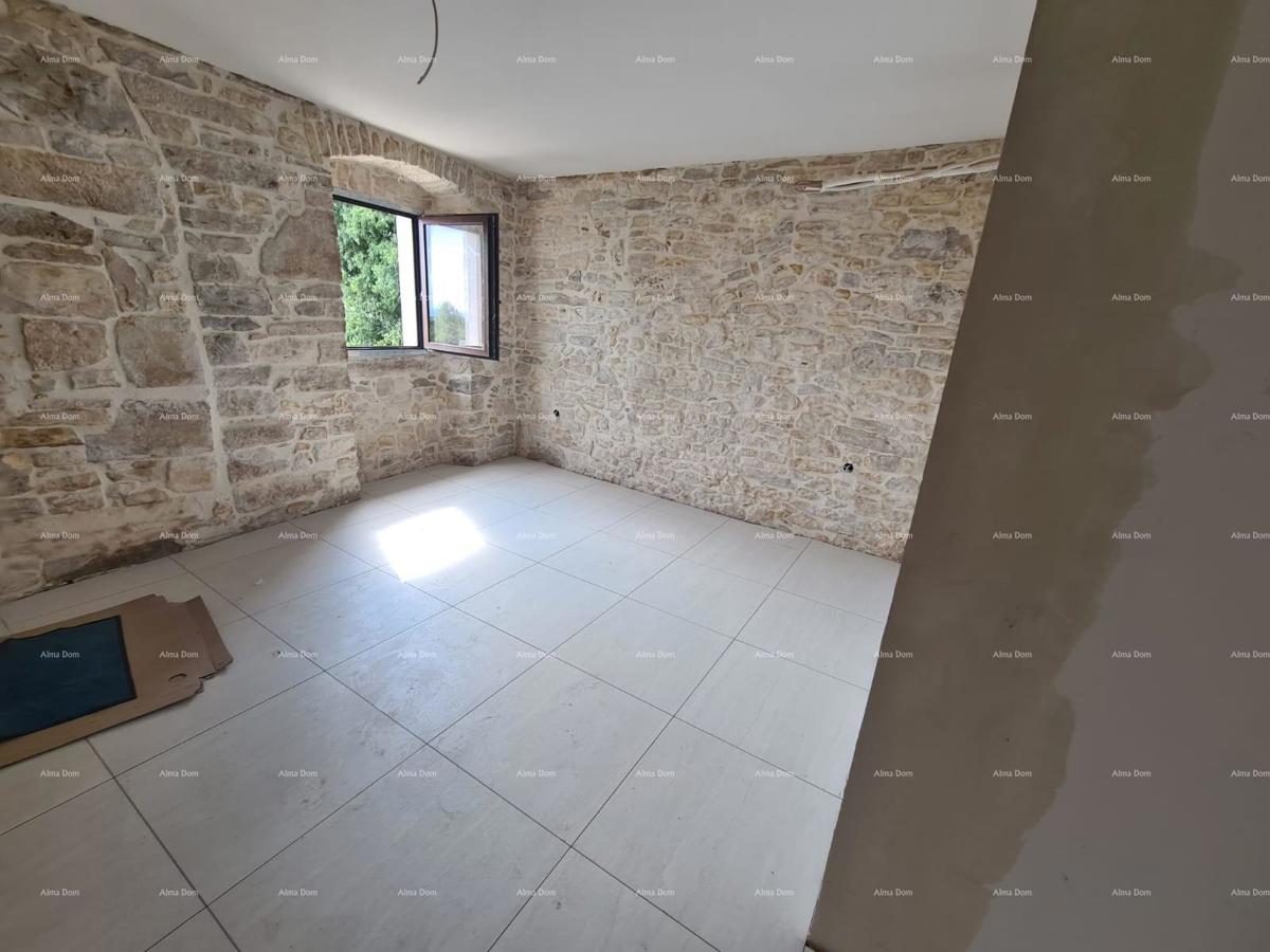 In vendita casa con cantina in fase di ristrutturazione, Krnica!