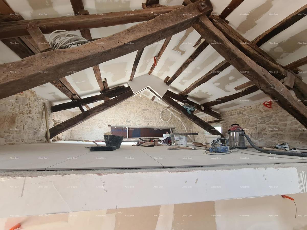 In vendita casa con cantina in fase di ristrutturazione, Krnica!