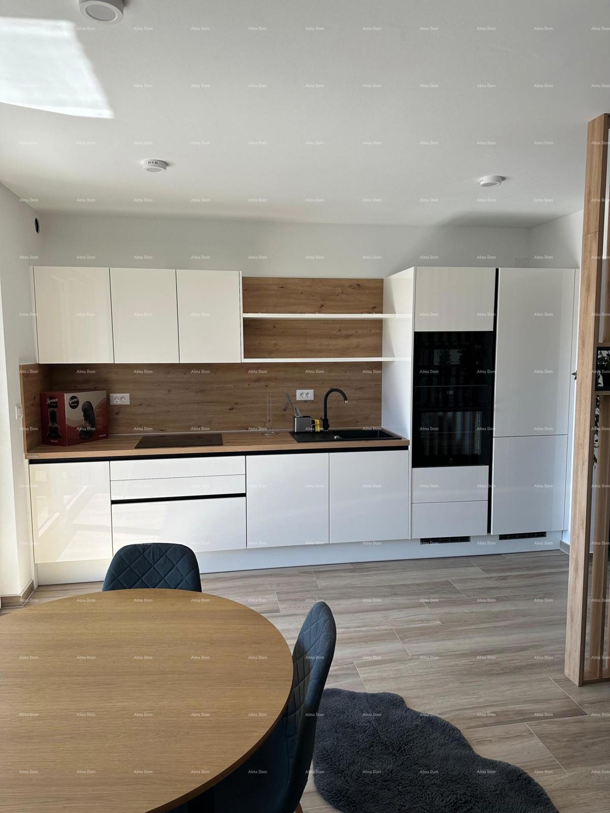 Vendita di un appartamento in nuova costruzione con due posti auto, Medulin!