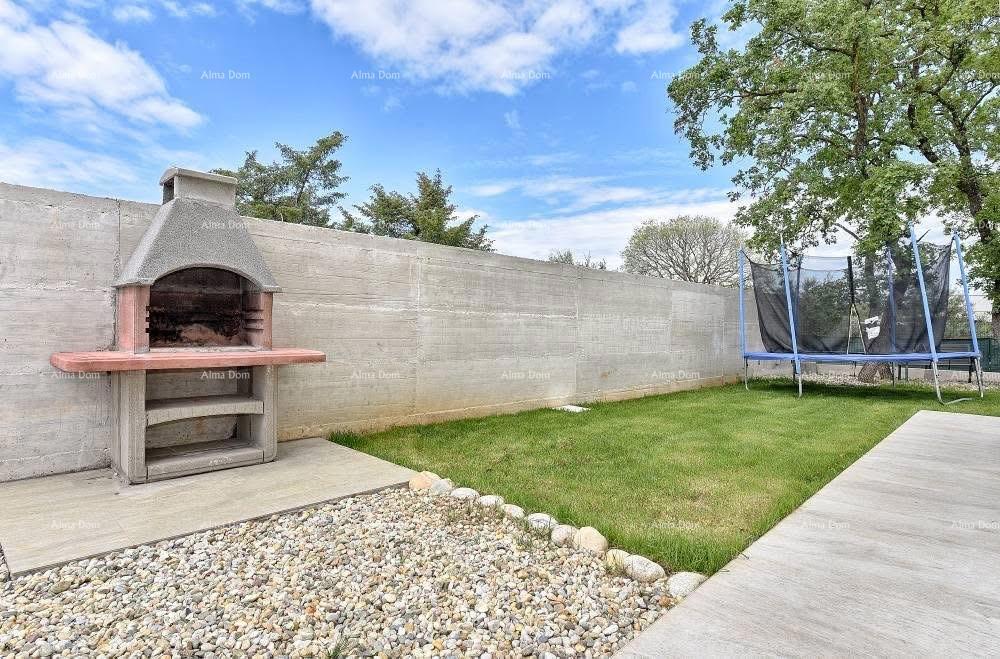 Casa Peroj