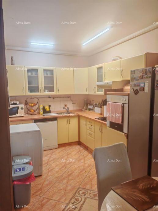 Spazioso appartamento di 80,56 m², ottima posizione a Pola!