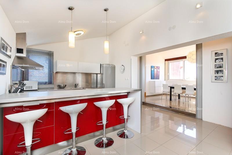 Ližnjan – Ampia casa familiare con grande potenziale