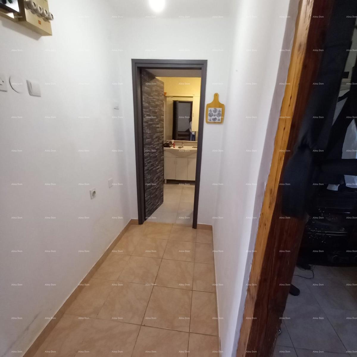 In vendita: affascinante casa istriana con ampio cortile – Valtura