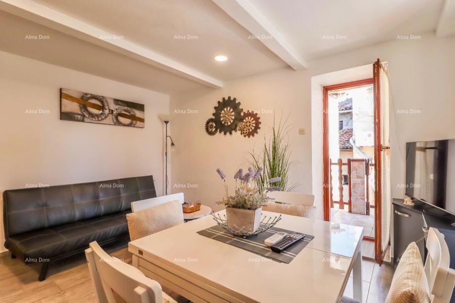 Bell'appartamento a Rovigno – 55 m², su due piani, con vista sulla città vecchia