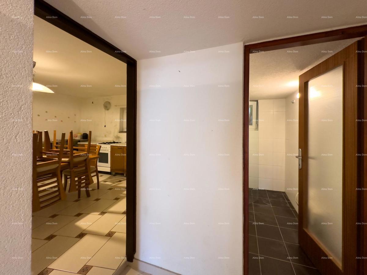 Vendiamo una casa nel centro di Ližnjan!