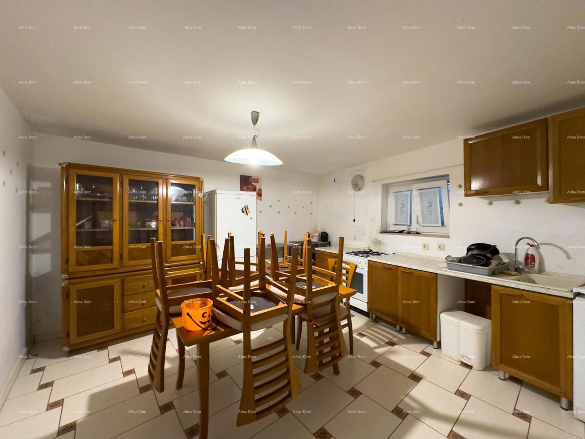 Vendiamo una casa nel centro di Ližnjan!