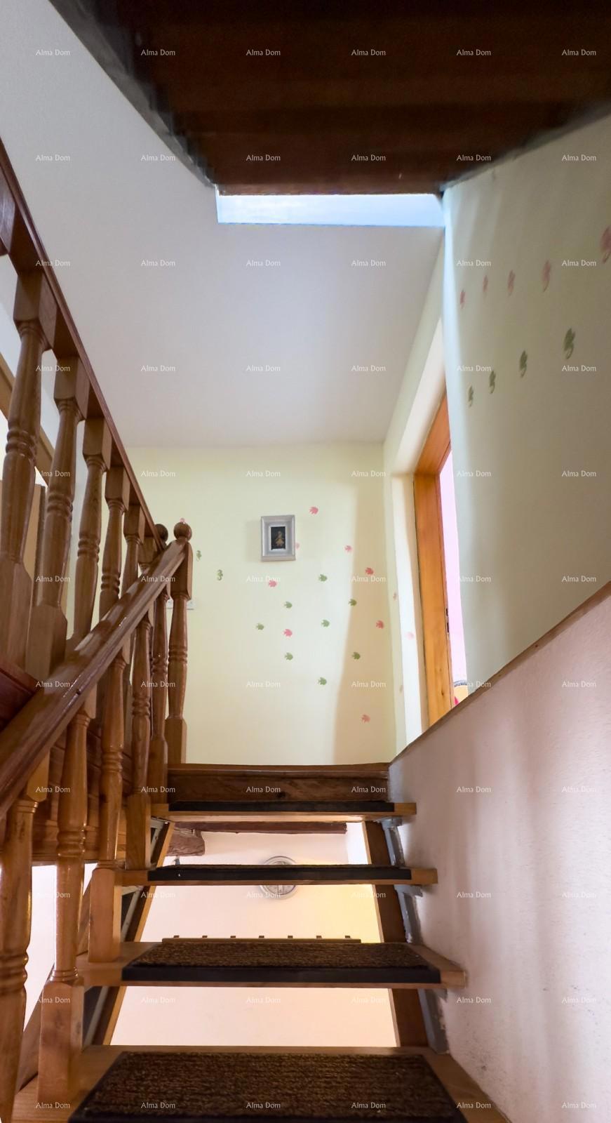 Vendiamo una casa nel centro di Ližnjan!