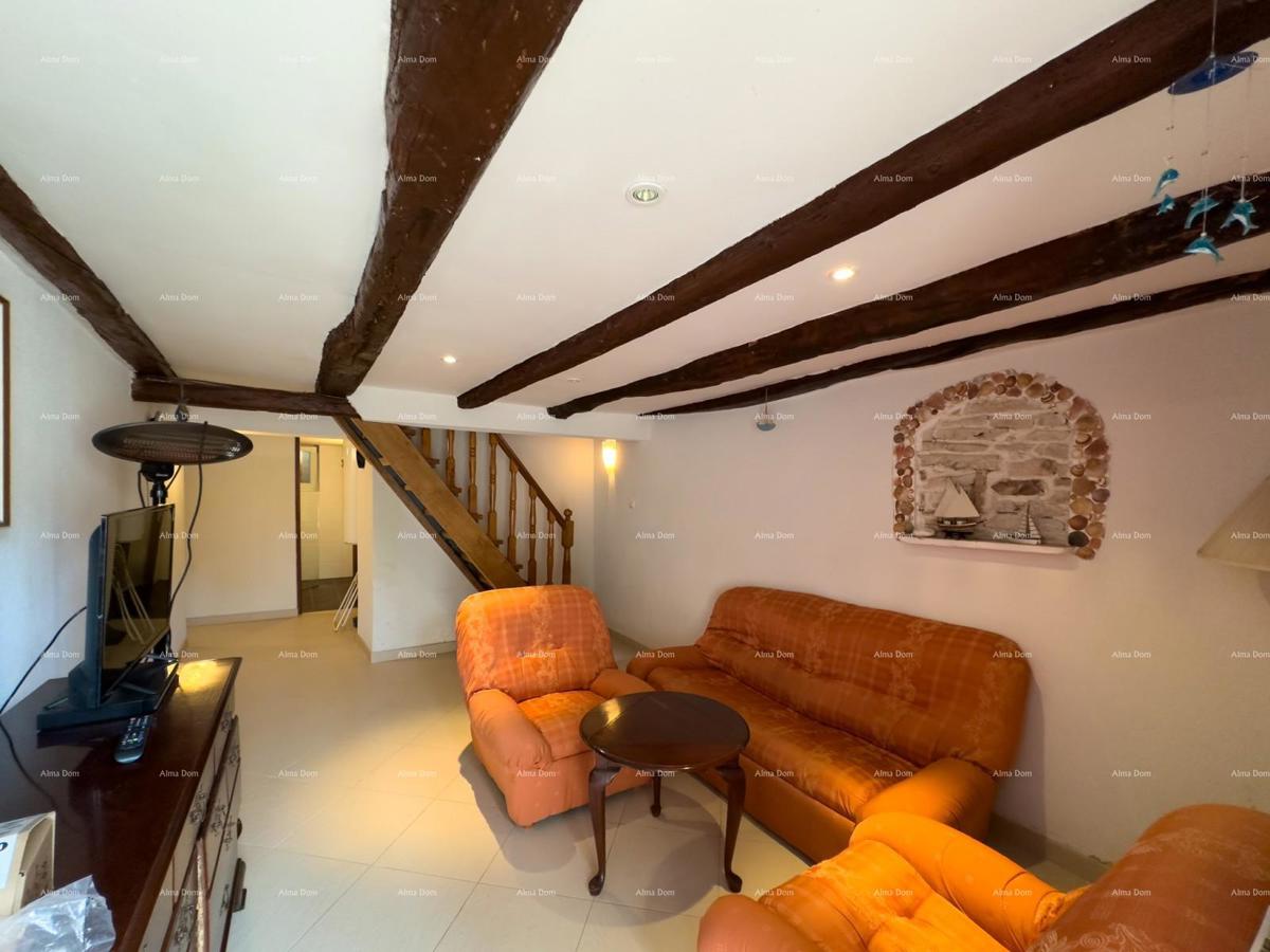 Vendiamo una casa nel centro di Ližnjan!