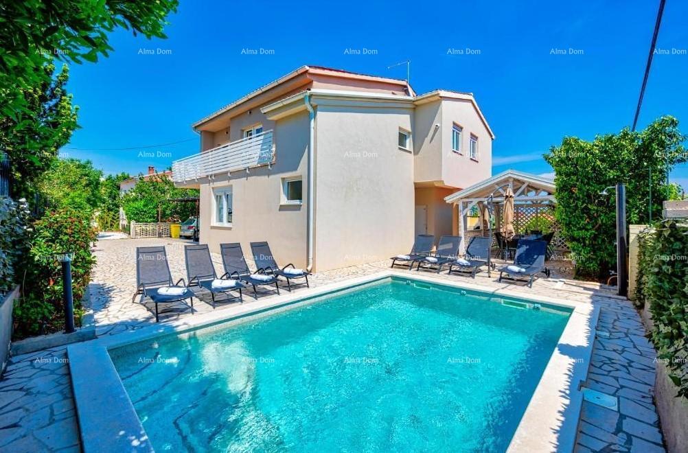 In vendita casa con piscina e vista mare – Ližnjan