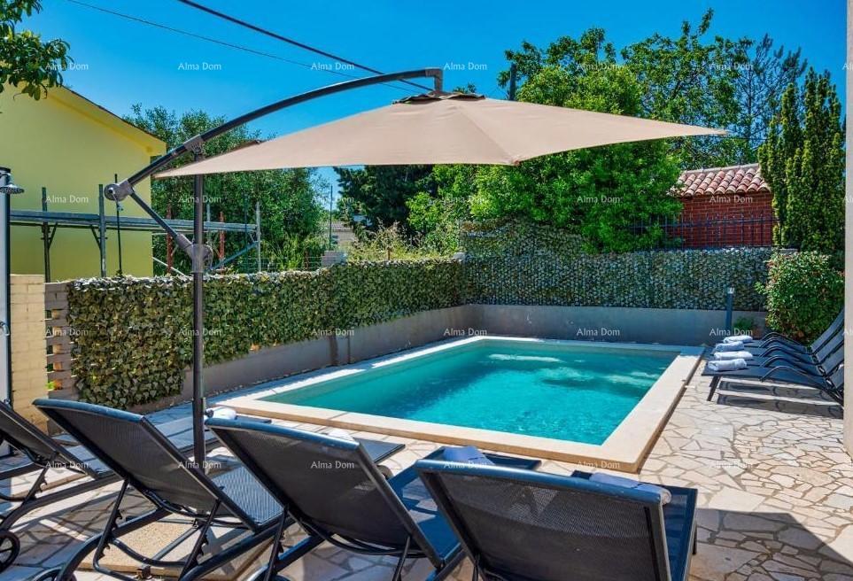 In vendita casa con piscina e vista mare – Ližnjan
