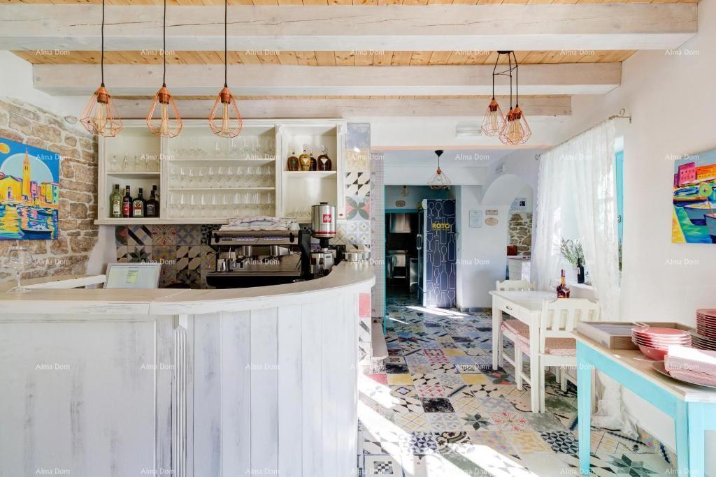 Vendita - hotel familiare nel cuore del centro storico della città di pescatori, Fasana! 100 m dal mare!