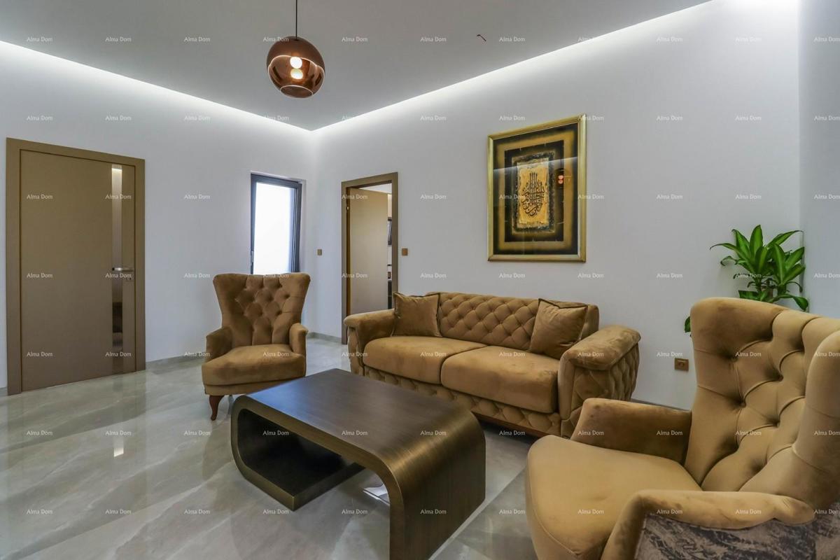 IN VENDITA: Villa moderna indipendente vicino a Pola – Loborika.