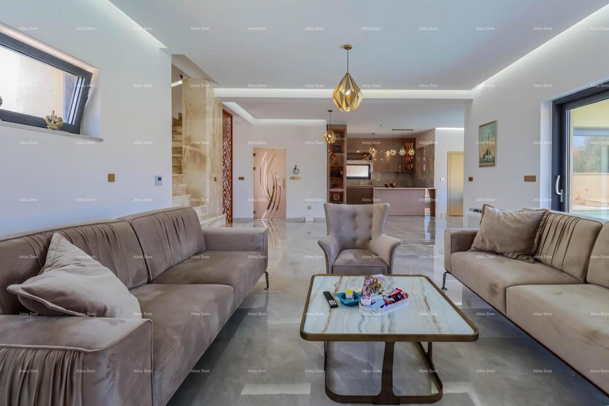 IN VENDITA: Villa moderna indipendente vicino a Pola – Loborika.