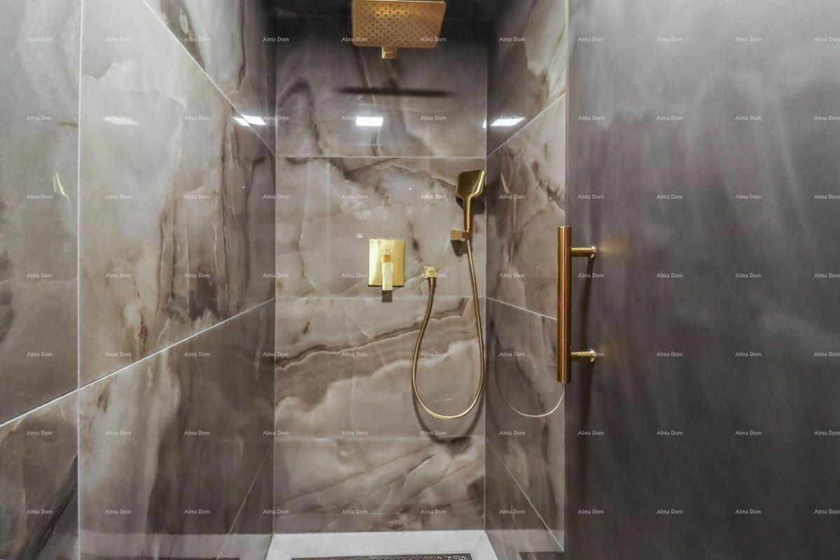 IN VENDITA: Villa moderna indipendente vicino a Pola – Loborika.