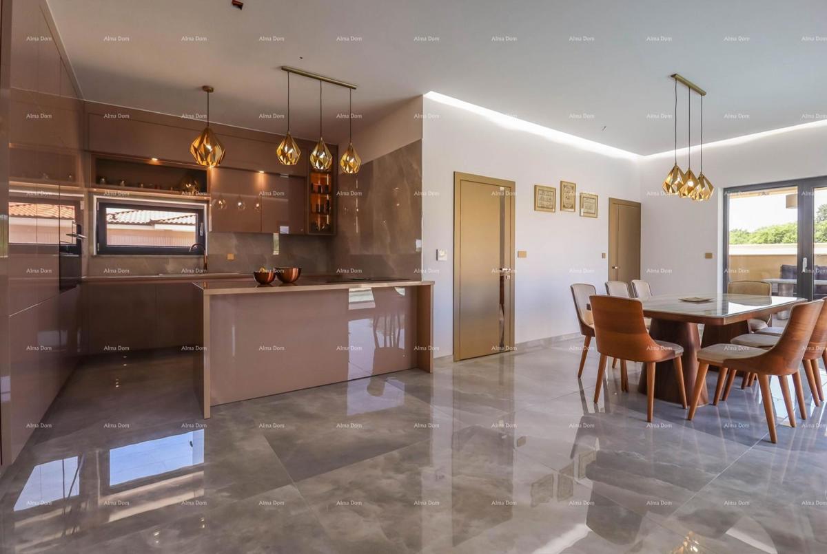 IN VENDITA: Villa moderna indipendente vicino a Pola – Loborika.