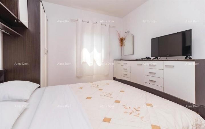 Casa con piscina in posizione tranquilla, Pula