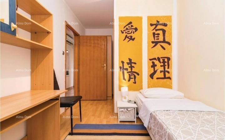 Casa con piscina in posizione tranquilla, Pula