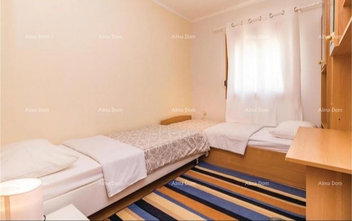 Casa con piscina in posizione tranquilla, Pula