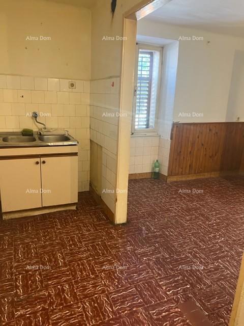 Casa affascinante a Vrsar con potenziale di ristrutturazione vicino alla costa