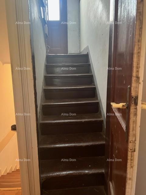 Casa affascinante a Vrsar con potenziale di ristrutturazione vicino alla costa